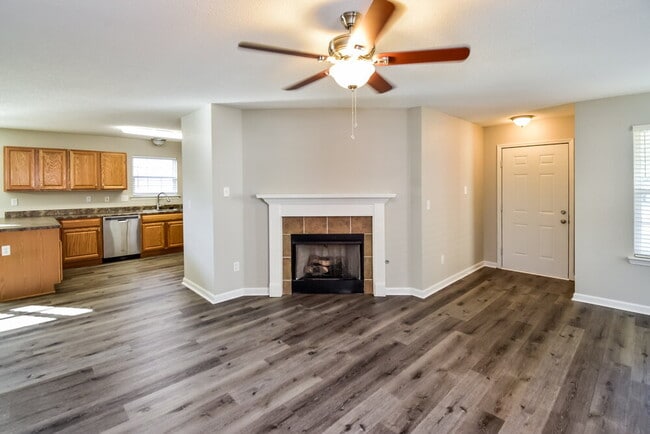 Building Photo - 7296 Green Ash Dr