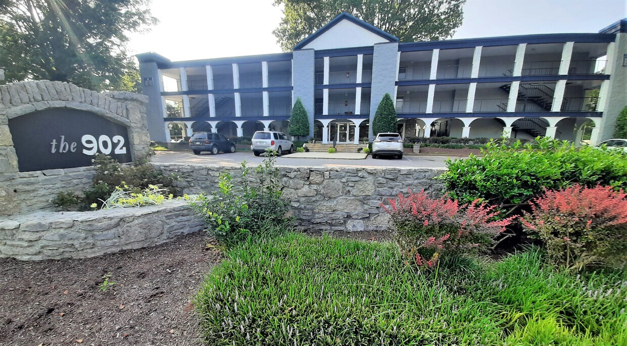 Exterior frontal - The 902 Apts