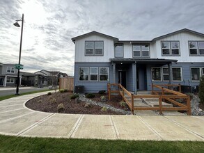 Building Photo - 6598 SE Nasha St