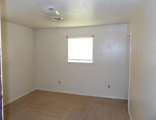 Foto del edificio - 6409 NW Cherry Ave