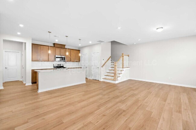 Foto del edificio - 8924 Connover Hall Ave