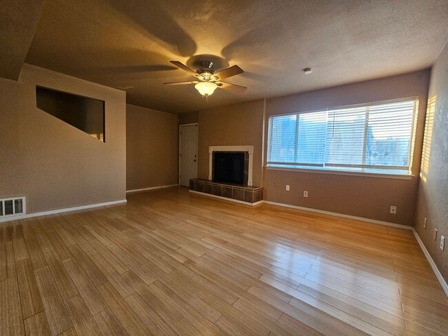 Photo - (2) Bed/(2.5) Bath Townhome Avail Now! Pool Access!
