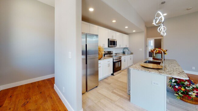 Foto del edificio - 8BR/8BA Townhome in Fort Sanders | Rooftop...