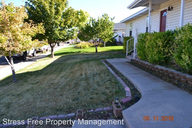 5 br, 3 bath House - 2114 N. Wedgewood Ln. photo'