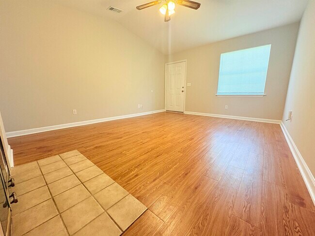 Foto del edificio - 368 Belmont Rd