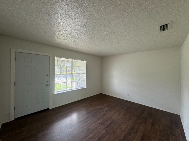 Building Photo - 5708 Glen Meadow Dr