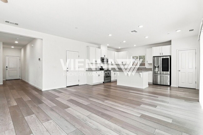 Building Photo - 3033 Welton Cir