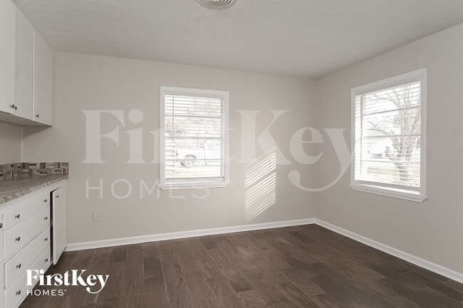 Building Photo - 2505 Texas Ave