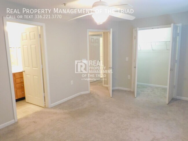 Foto del edificio - Spacious 2BR/2BA off Battleground in Cotsw...