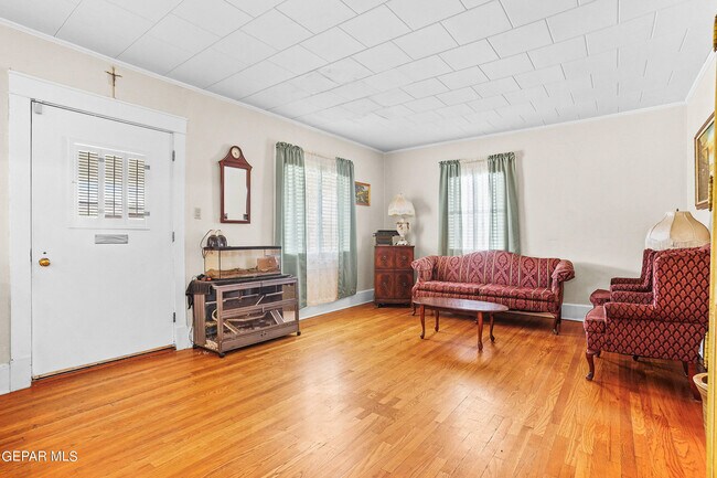 Foto del edificio - 3116 Wheeling Ave