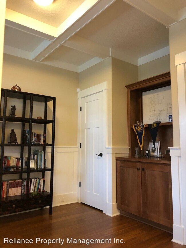Foto del edificio - 3 br, 3 bath House - 3932 NE 66th Ave.