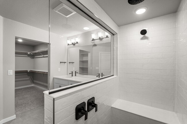 Foto del edificio - 6395 Laud Pt