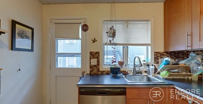 Foto del edificio - 110 Thurston St