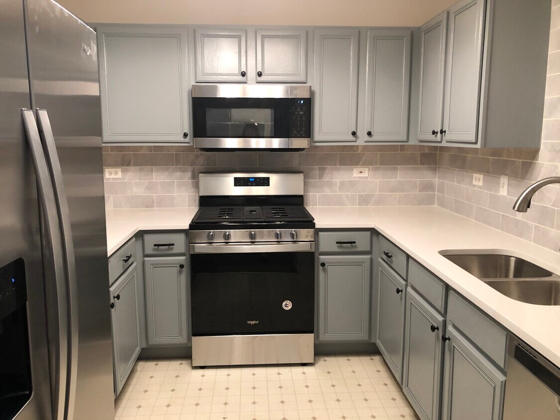 Primary Photo - 3243 Stratford Ct