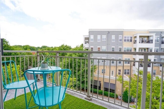 Foto del edificio - 245 N Highland Ave NE