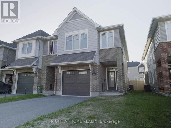 Building Photo - 531 Sonmarg Cres