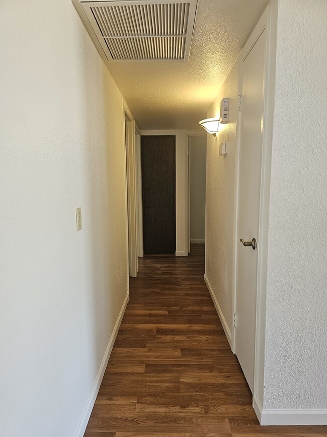 Building Photo - This Charming Home Awaits You!