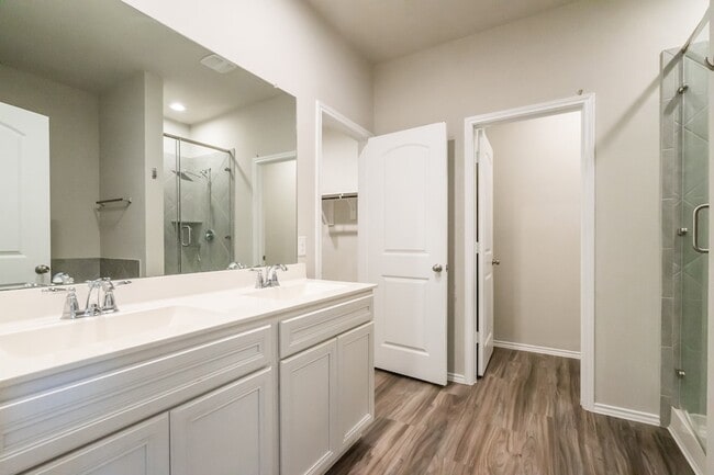 Building Photo - 16856 Pink Wintergreen Dr