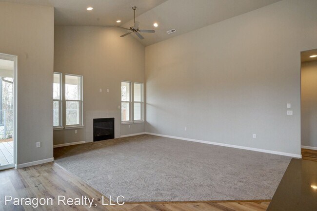 Building Photo - 3 br, 2 bath House - 1009 Front Ave. NE