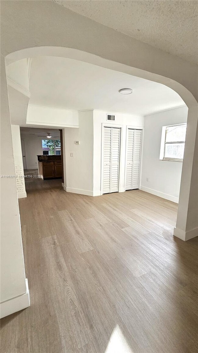 Foto del edificio - 74 NW 31st St