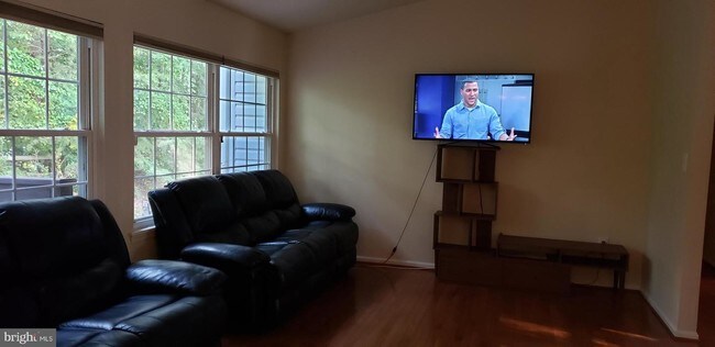 Foto del edificio - 3367 Flint Hill Pl