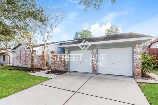 Building Photo - REDUCED!