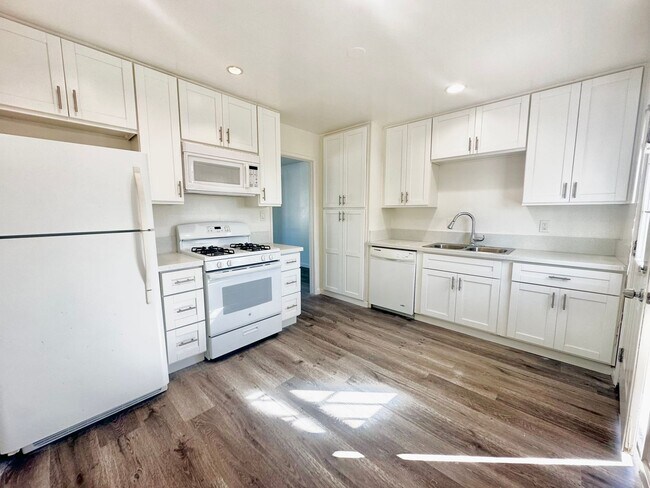 Foto del edificio - NANCY DRIVE DUPLEX