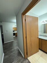 Building Photo - 33720 N Royal Oak Ln