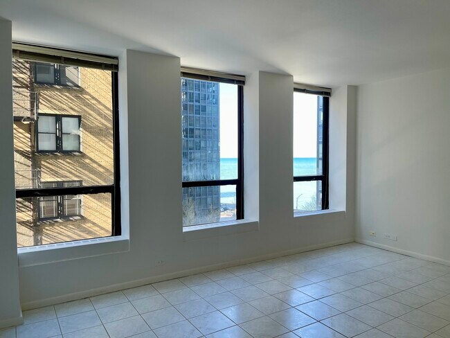 Foto del edificio - 260 E Chestnut St
