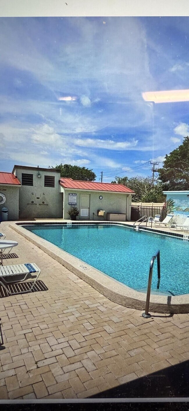 Foto del edificio - 5403 SE Miles Grant Rd