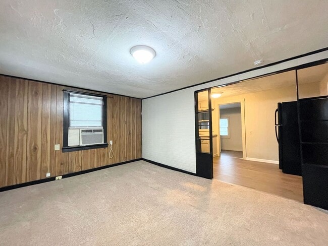 Building Photo - Affordable Two Bedroom
