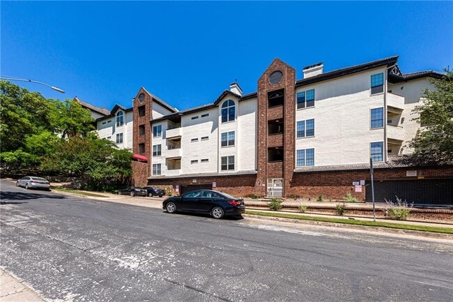 Building Photo - 3001 Cedar