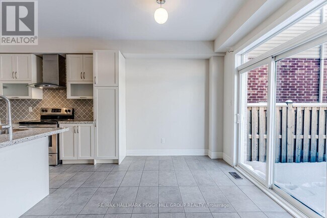 Building Photo - 181 Wagner Crescent