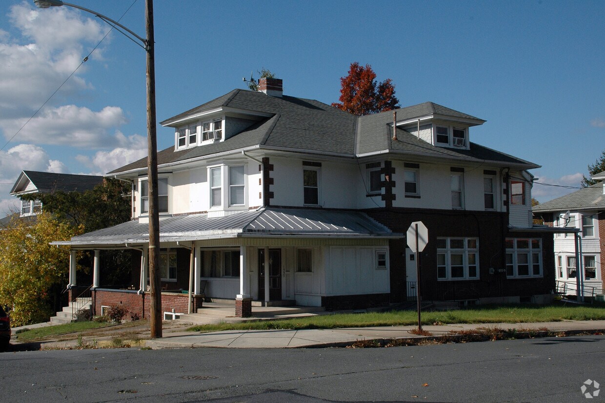 Primary Photo - 1337 Perry St