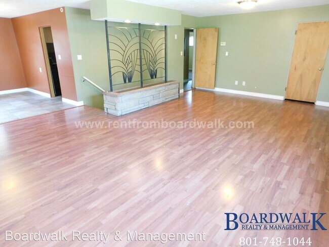 Building Photo - 3391 800 E