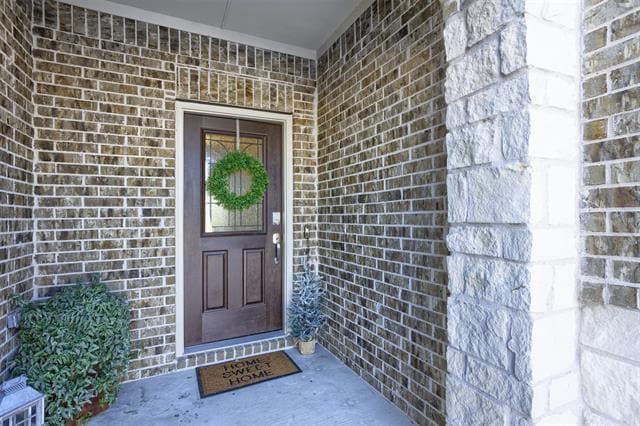 Building Photo - 944 Memorial Dr