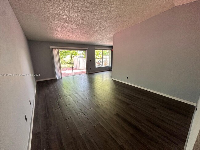 Foto del edificio - 2729 NW 204th Ln