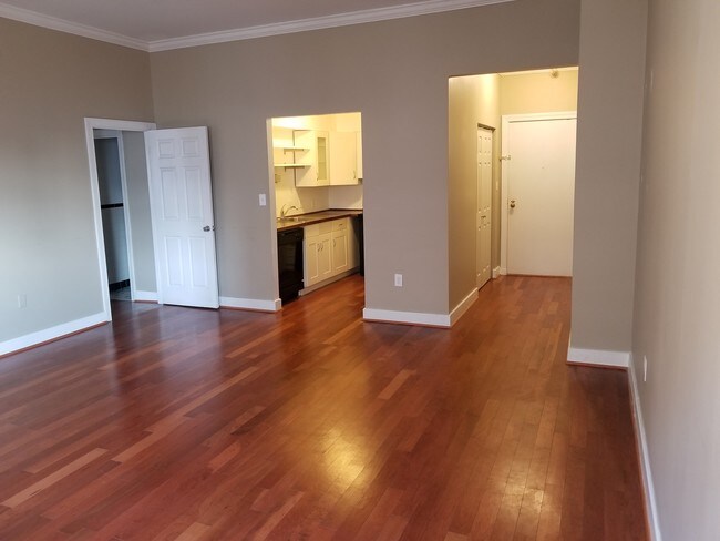 Foto del edificio - 1 E Chase St