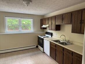 Building Photo - 25 Briarwood Dr