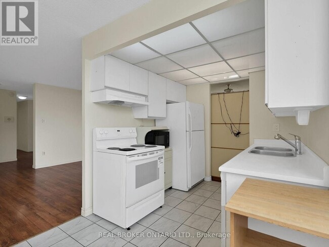 Building Photo - 3 Lisa St.