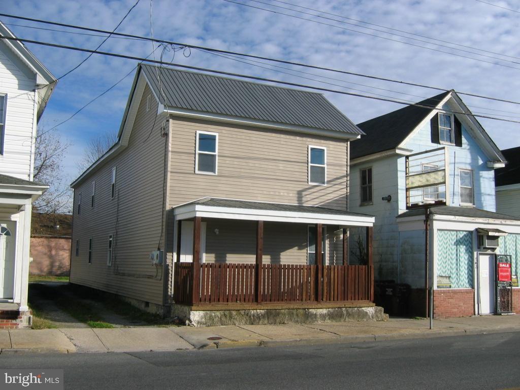 Primary Photo - 738 Race St