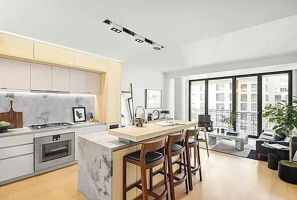 Building Photo - 100 Vandam St