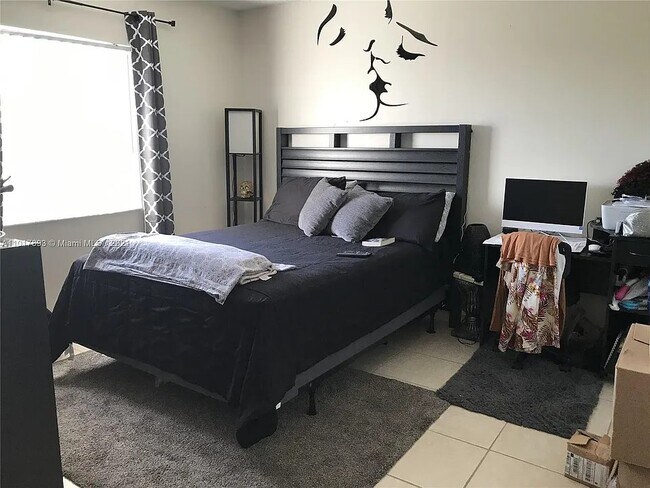 Foto del edificio - 8260 SW 210th St