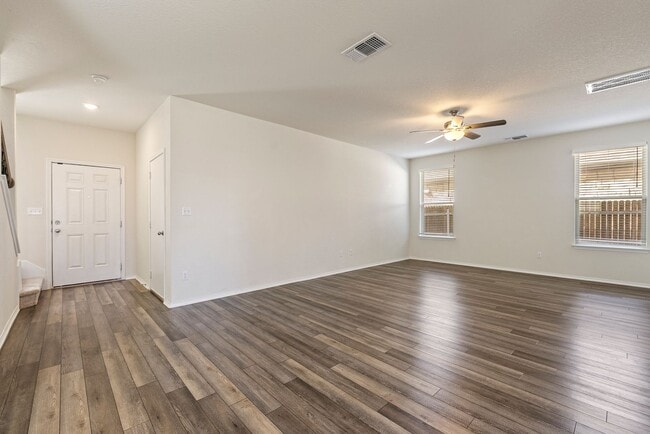 Building Photo - Beautiful 3 bedroom, 2.5  bathroom home in Liberty Hill!!!