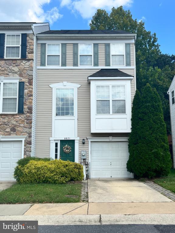 Building Photo - 8021 Apple Valley Dr