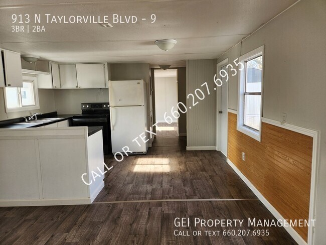 Foto del edificio - 913 N Taylorville Blvd