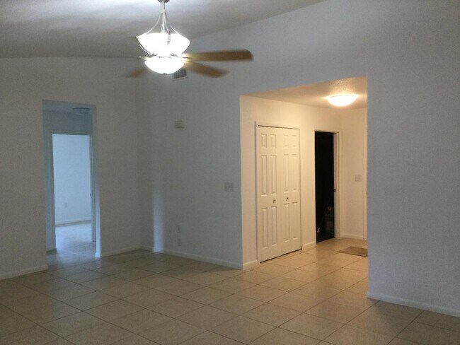Foto del edificio - 624 Vernon Ave