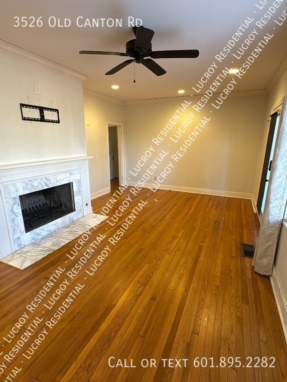 Building Photo - Super-Cute updated 3-Bedroom Home with Har...
