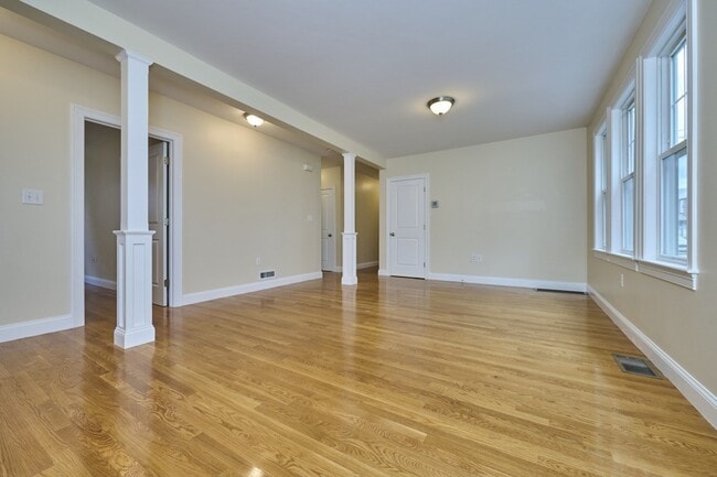 Building Photo - 17 Charlemont St