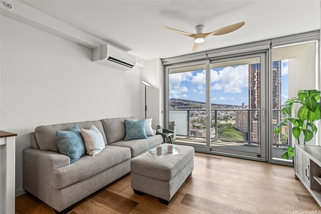 Building Photo - 1515 Liona St